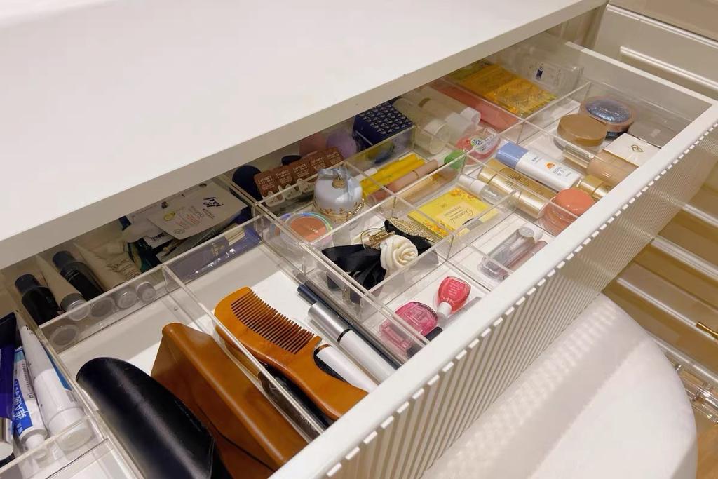 customized acrylic tray, acrylic tray, makeup tray, makeup box, makeup organizer, makeup tray, makeup box, home organization 